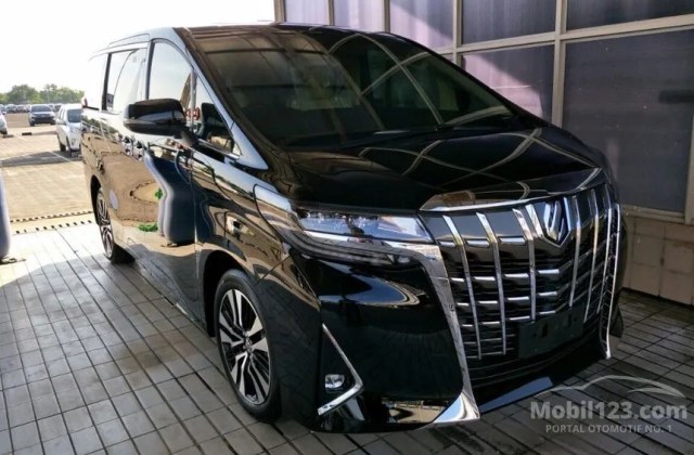 Toyota Alphard Terbaru 2022
