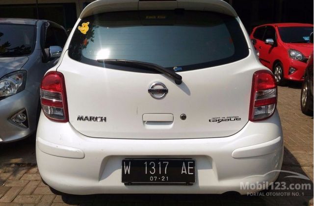 Harga Mobil Nissan March Bekas Malang 