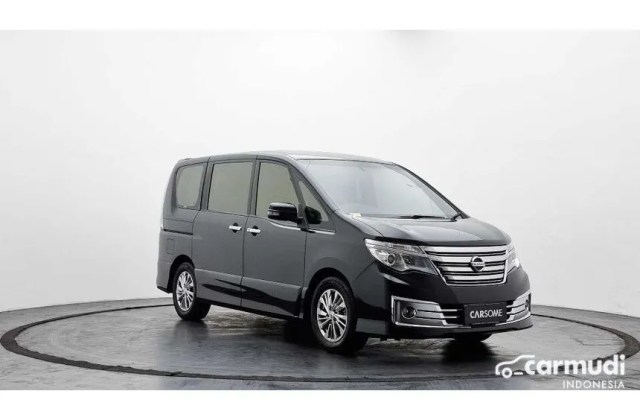 Mobil Second Nissan Serena 