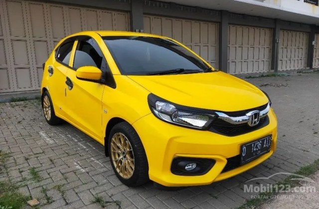 Modifikasi Honda Brio Satya Kuning 