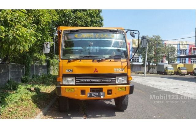 Spesifikasi Mitsubishi Fuso 220 Ps 6x2
