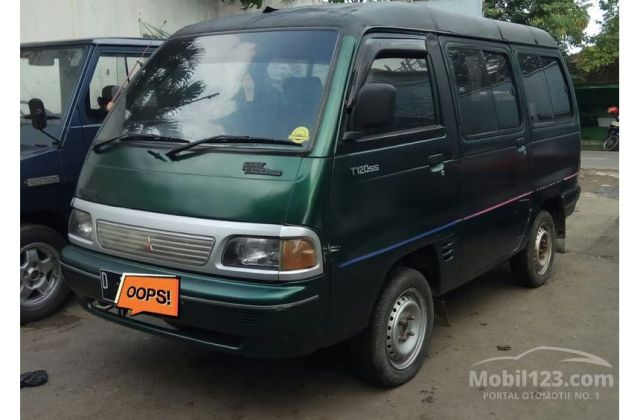 Mitsubishi Colt T120ss Minibus
