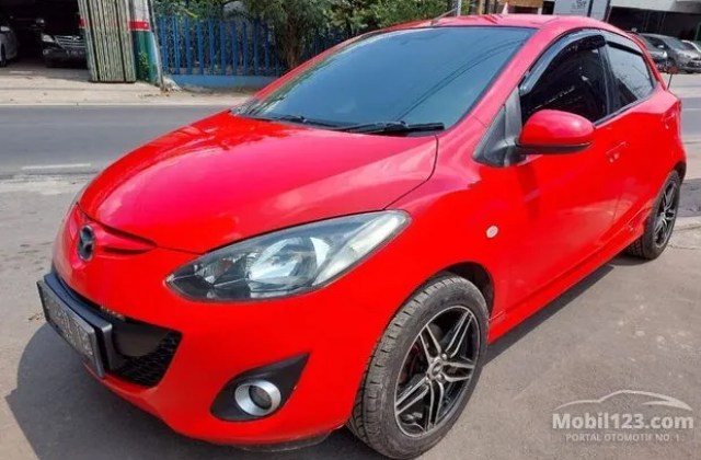 Oli Mesin Mazda 2 2011
