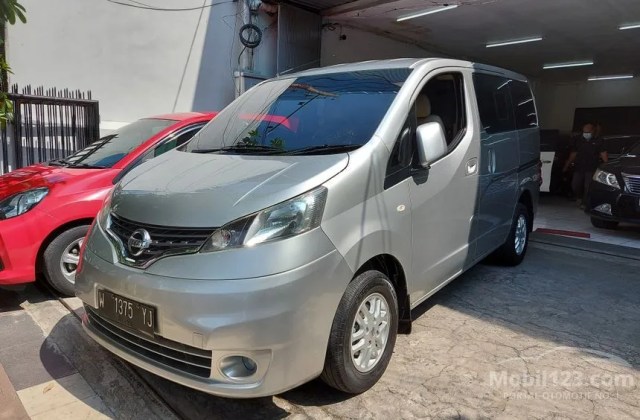 Mobil Nissan Evalia Bekas Surabaya 