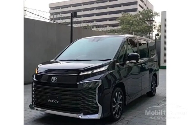 Toyota Voxy Jakarta Baru
