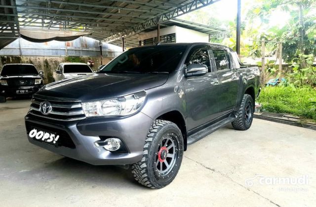 Toyota Hilux Bekas
