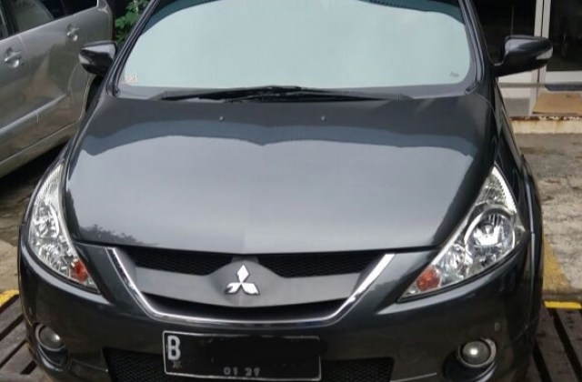 Harga Mitsubishi Grandis Tahun 2010
