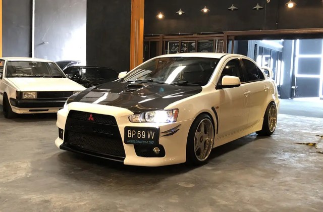 Lancer Evo 4 Modifikasi Balap
