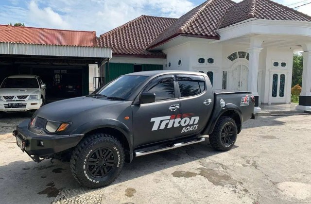 Harga Mitsubishi Strada Triton Double Cabin 2010
