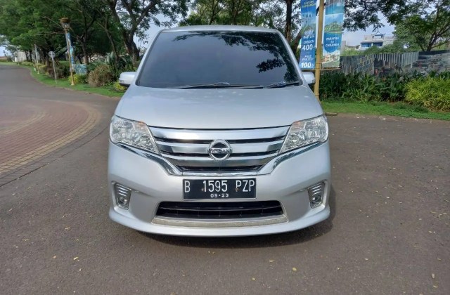 Mobil Bekas Nissan Serena Jawa Barat 