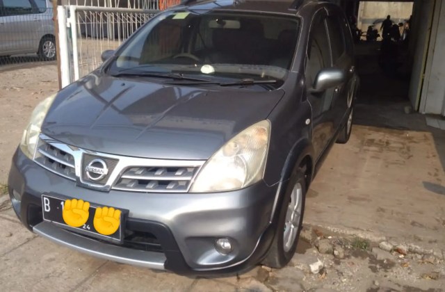 Harga Mobil Bekas Nissan Livina X Gear 2010 