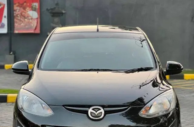 Spesifikasi Mazda 2 2012