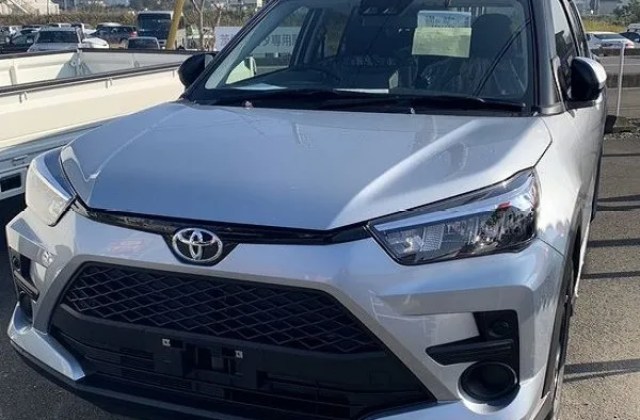 Toyota Raize Grey
