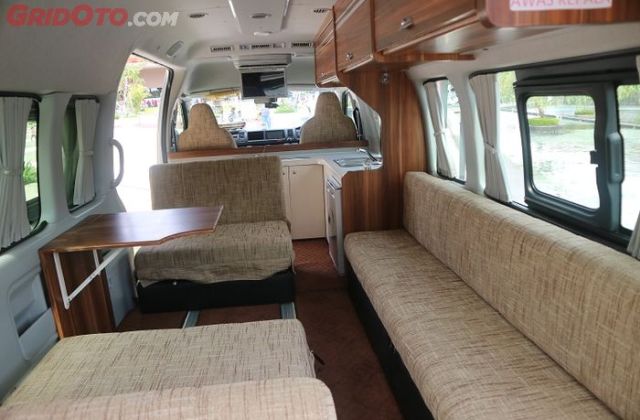 Modif Mobil Hiace Jadi Rumah
