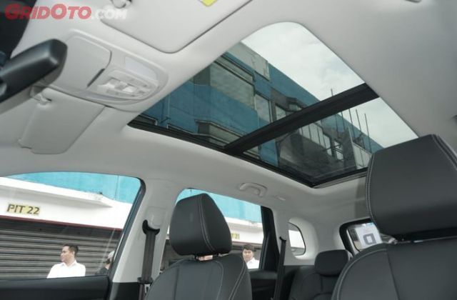 Mobil Wuling Sunroof
