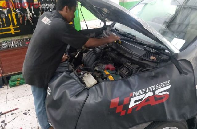 Ganti Oli Nissan Livina 