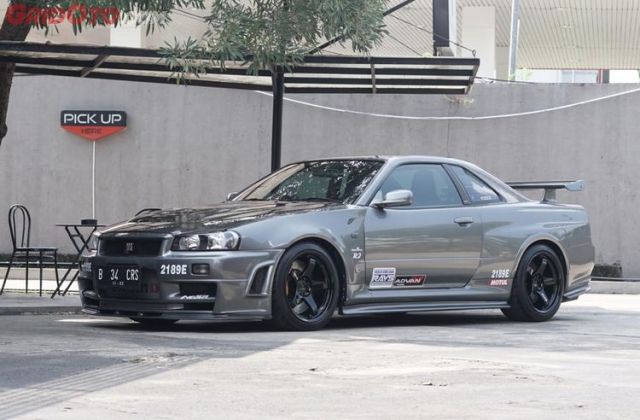 Mobil Nissan Skyline R34 