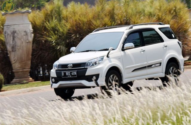 Toyota Rush Matic Bekas
