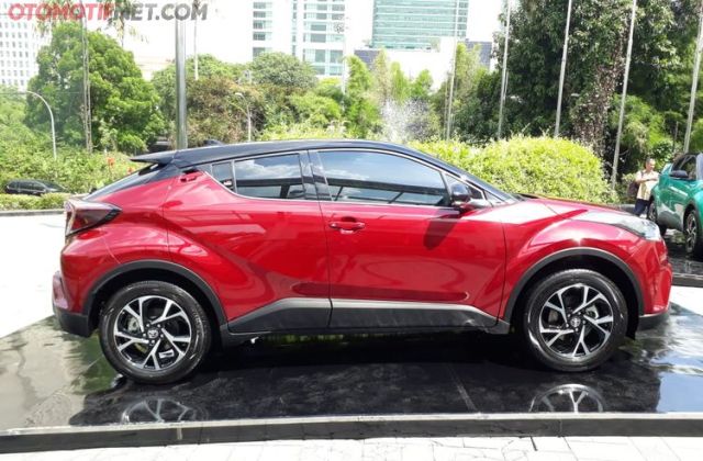 Toyota Chr Bensin
