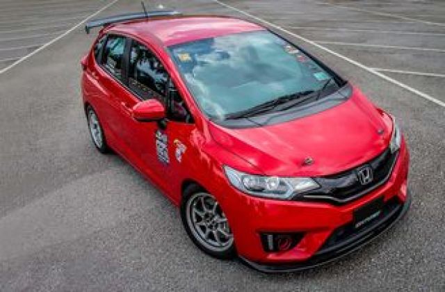 Honda Jazz Merah Modif
