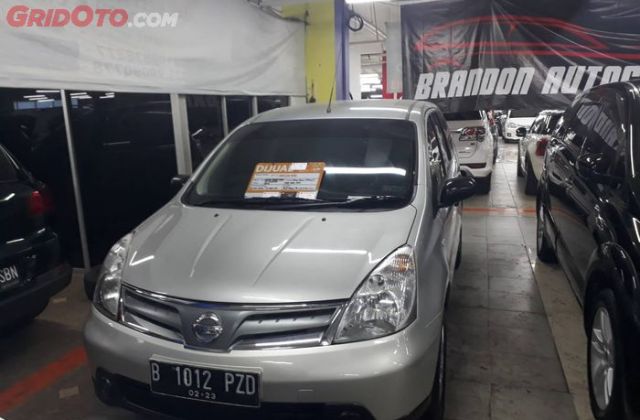 Foto Mobil Nissan Grand Livina 2013 