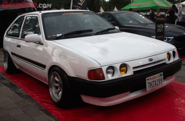 Modifikasi Mobil Ford Laser

