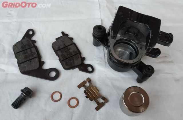 Piston Rem Mobil Tidak Mau Balik
