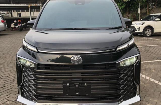 Toyota Voxy Jual
