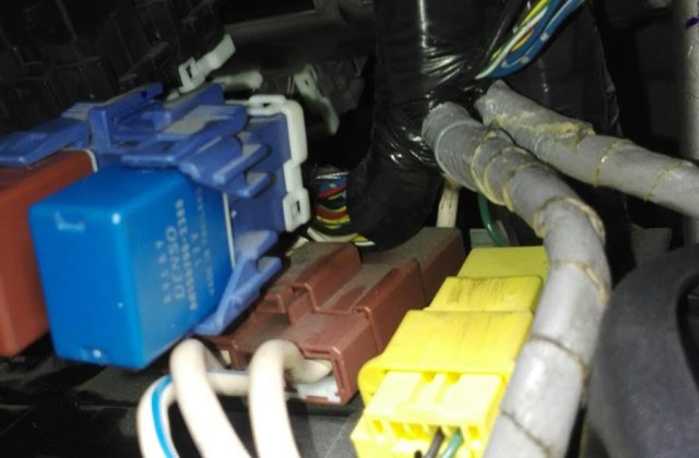 Letak Tabung Oli Power Steering Honda Jazz 2005 