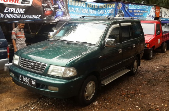 Toyota Kijang Tahun 2000
