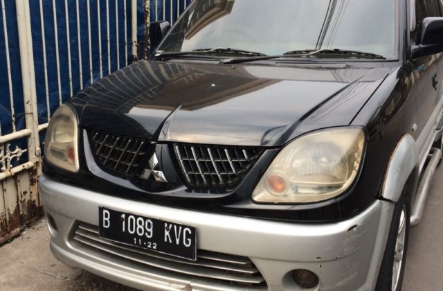Spesifikasi Mitsubishi Kuda Grandia Bensin 2005
