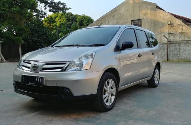 Gambar Mobil Nissan Grand Livina Sv 2011 