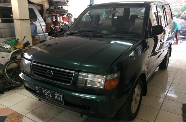 Toyota Kijang Hijau
