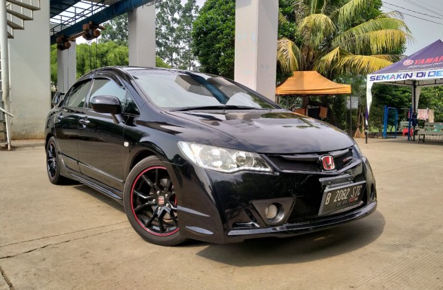 Modifikasi Mobil Honda Civic Batman 