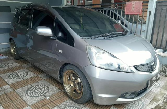 Modifikasi Honda Jazz Ban Donat 