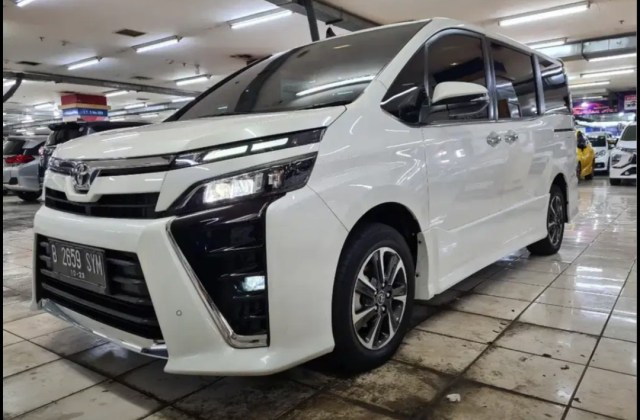 Toyota Voxy Harga Second
