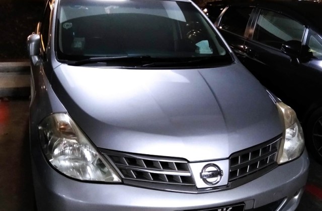 Mobil Nissan Latio 2010 