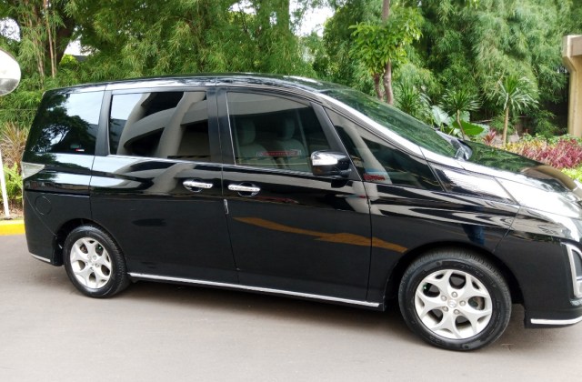 Mobil Mazda Biante 2012
