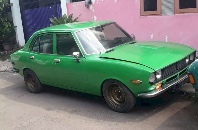 Mobil Mazda Capella Tahun 1973
