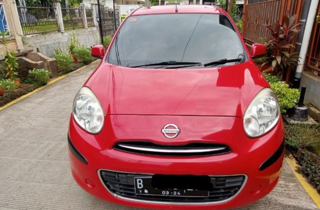 Harga Mobil Nissan March Pink 