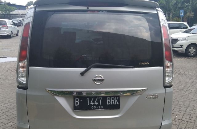 Mobil Bekas Nissan Serena Semarang 