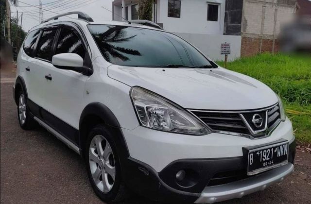 Harga Mobil Nissan Livina X 