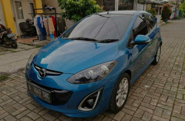 Spesifikasi Mobil Mazda 2 2012
