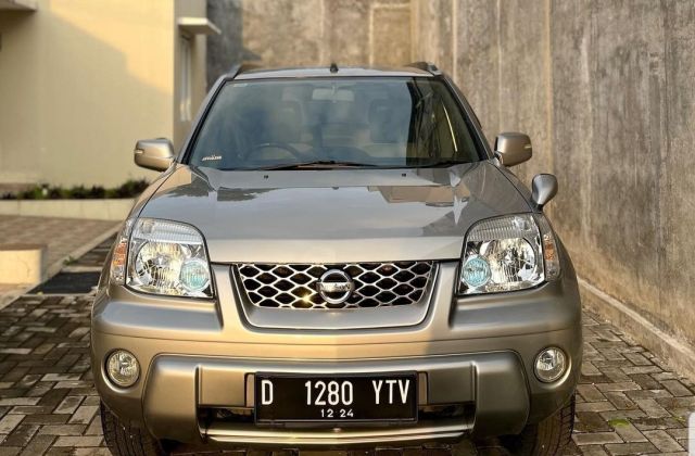 Mobil Nissan X Trail Bekas 2004 