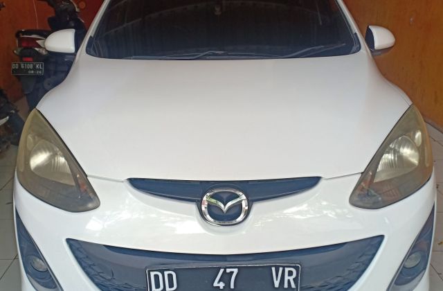 Mobil Second Mazda 2
