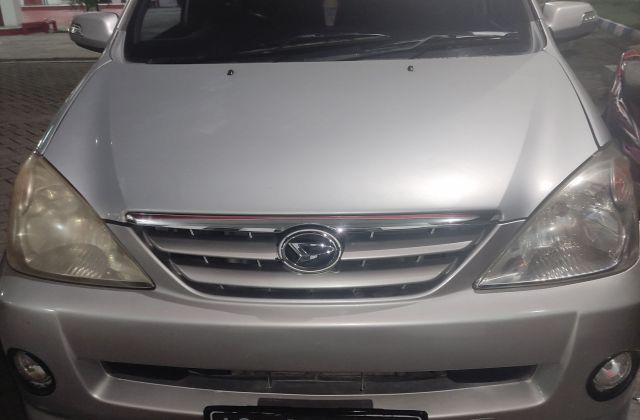 Harga Daihatsu Xenia Xi 2005 