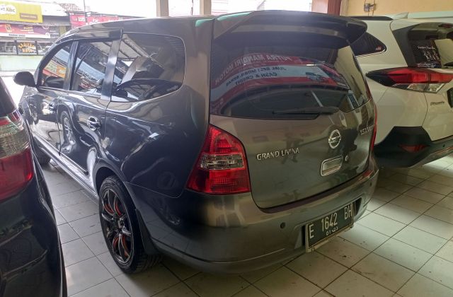 Modifikasi Grand Livina Grey 