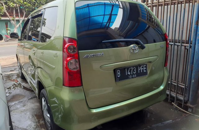 Toyota Avanza Hijau
