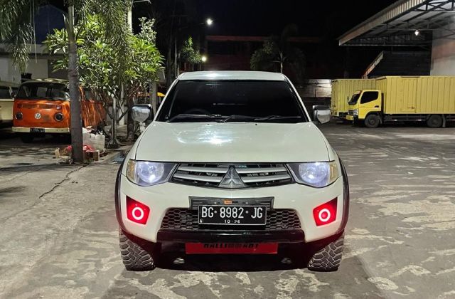 Spesifikasi Mitsubishi Strada Triton 2012
