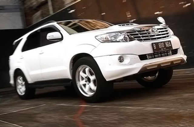Modifikasi Toyota Fortuner 2013
